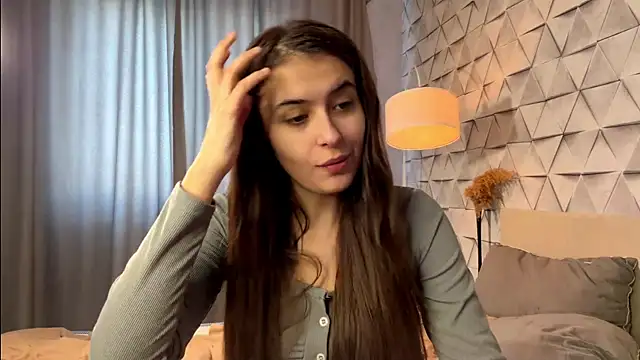 elisa moon online show from March 17, 2026, 11:13 am