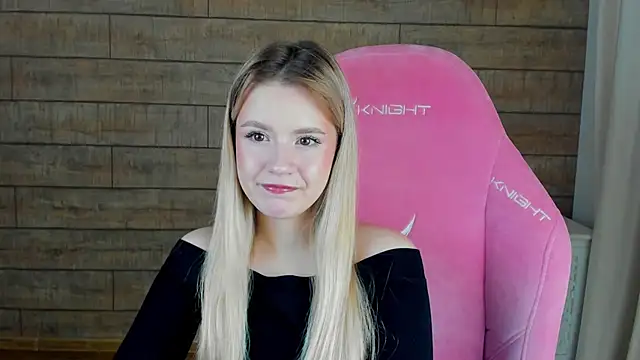 MilanaBalmain online show from March 13, 2026, 4:28 am