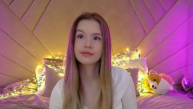 MilanaBalmain online show from March 19, 2025, 10:42 pm