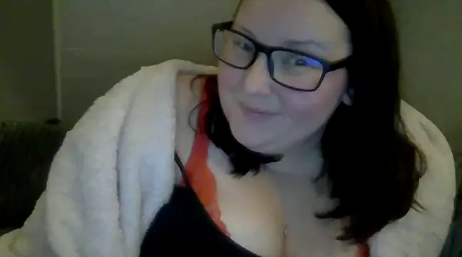 Curvy-Clare-30 online show from December 6, 2024, 10:35 pm