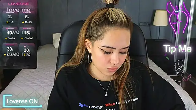 baby  kim online show from October 22, 2025, 9:20 am