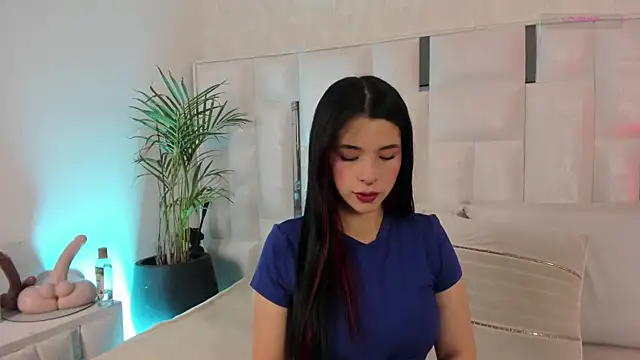 im nika  online show from January 19, 2026, 12:53 pm