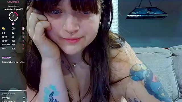 princess emily4723 online show from April 29, 2026, 3:11 am