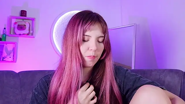 cherrybom969 online show from May 4, 2026, 5:33 am