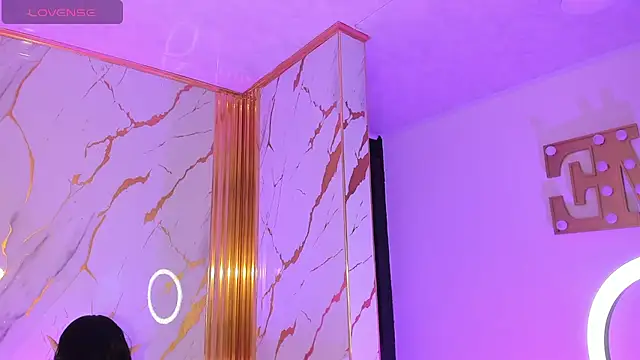 sexyy kitty18 online show from October 8, 2025, 3:41 am