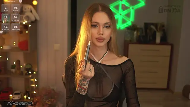 ManiFreyja online show from October 23, 2025, 9:13 pm