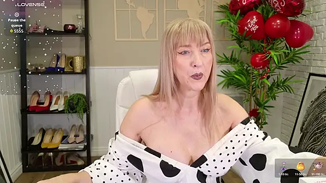 LadyLeea online show from February 14, 2026, 5:40 am