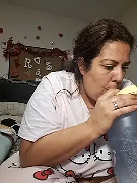 kittymorenita26 online show from January 4, 2025, 12:27 am