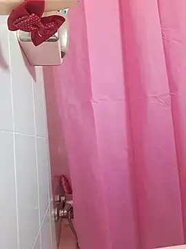 kittymorenita26 online show from January 9, 2025, 4:39 pm