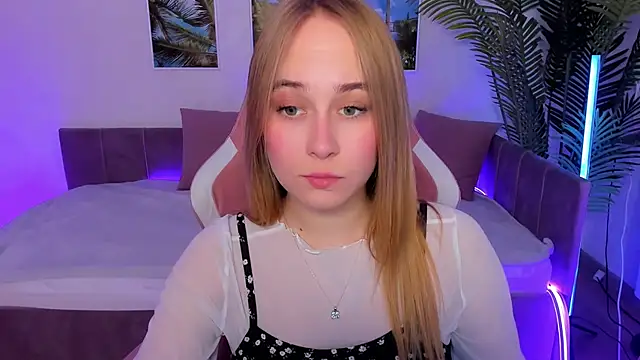 LianaBright online show from March 6, 2025, 8:41 am