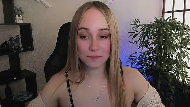 LianaBright online show from March 13, 2025, 8:37 am