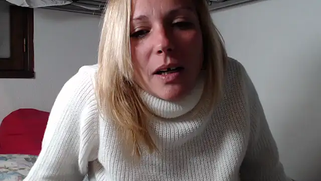 Doucelouve9 online show from January 6, 2026, 5:28 pm