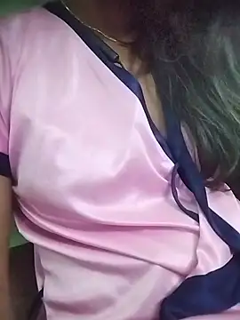 Snapshot of aadhini01 chatting on February 9, 2025, 2:06 am aadhini01 online show from February 9, 2025, 2:06 am