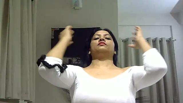 tripti2 online show from July 19, 2026, 4:37 pm