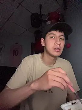 Stiven 017 online show from January 18, 2026, 12:36 am