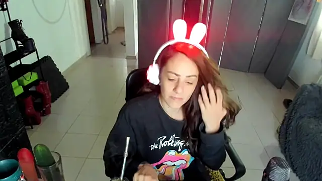 jessiburningheels online show from February 27, 2025, 10:11 am