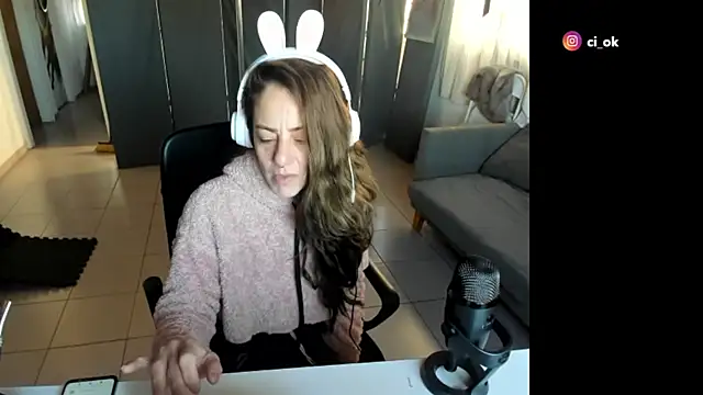 jessiburningheels online show from March 12, 2025, 11:10 am