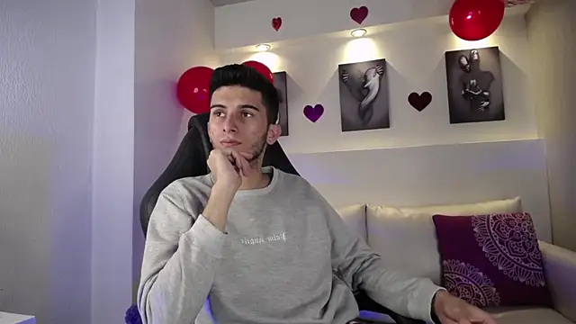 Snapshot of MrWilliseo chatting on February 18, 2025, 10:58 pm MrWilliseo online show from February 18, 2025, 10:58 pm