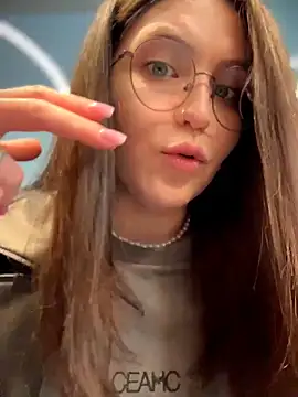 Snapshot of meow_girl chatting on February 18, 2026, 1:07 pm meow girl online show from February 18, 2026, 1:07 pm