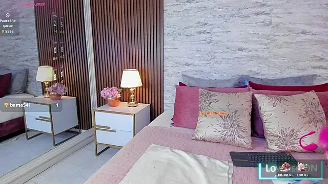 MadisonHunter2024 online show from October 28, 2025, 7:57 pm