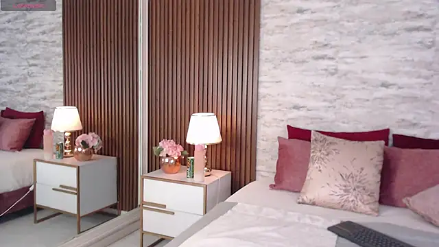 MadisonHunter2024 online show from October 1, 2025, 7:51 pm