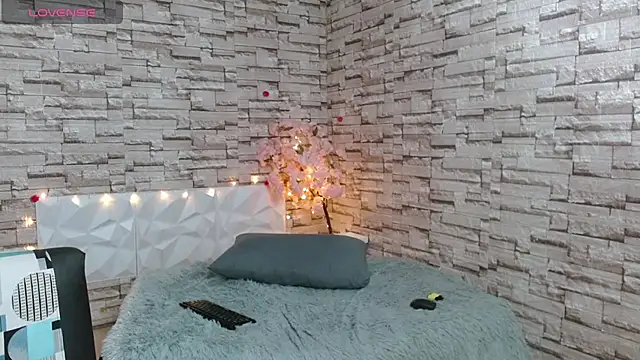 Snapshot of Vanse_lust chatting on March 18, 2025, 1:57 am Vanse lust online show from March 18, 2025, 1:57 am