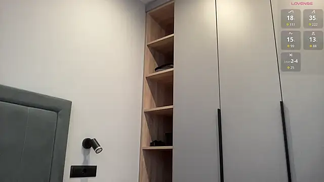 cute mark online show from October 4, 2025, 3:02 pm