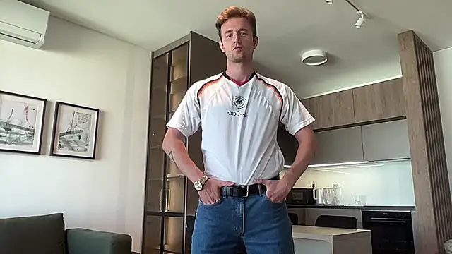 Snapshot of cute_mark chatting on July 17, 2026, 11:40 am cute mark online show from July 17, 2026, 11:40 am