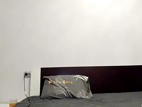 ElektraShine29 online show from April 14, 2026, 6:57 pm