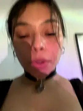 Snapshot of adry_moon666 chatting on September 18, 2025, 6:27 am adry moon666 online show from September 18, 2025, 6:27 am