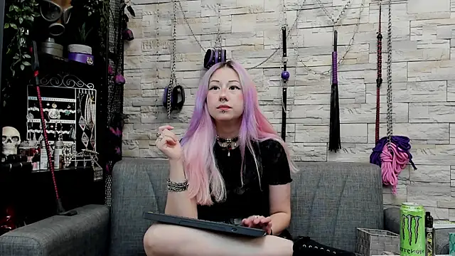 CruelMistress online show from June 6, 2026, 11:54 pm