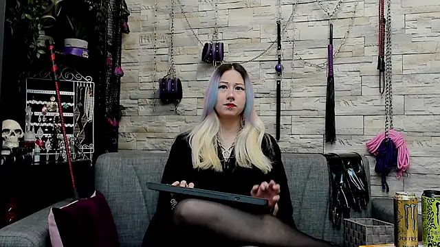 Snapshot of CruelMistress chatting on February 24, 2026, 1:39 am CruelMistress online show from February 24, 2026, 1:39 am