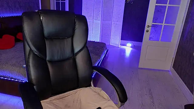 Snapshot of DinaCandy chatting on November 7, 2025, 8:19 am DinaCandy online show from November 7, 2025, 8:19 am