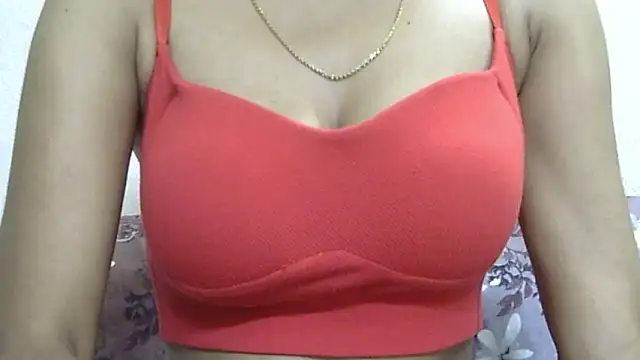 FluffyHxney  online show from June 21, 2026, 8:36 pm