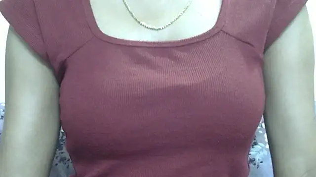  FluffyHxney  online show from June 20, 2026, 6:24 pm