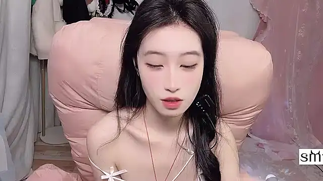 JennieKim RoseannePark online show from January 25, 2025, 12:58 pm