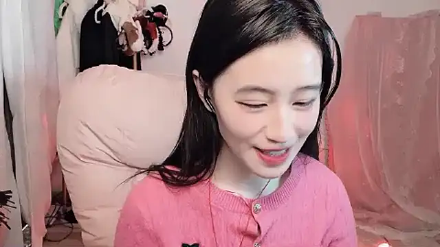 JennieKim RoseannePark online show from February 3, 2025, 2:02 pm