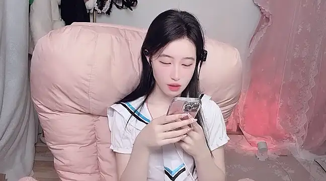 JennieKim RoseannePark online show from January 24, 2025, 2:51 pm