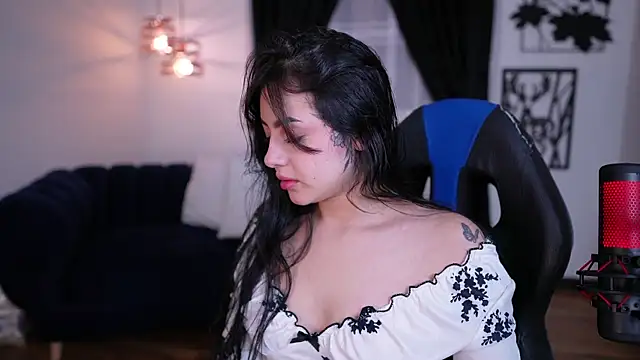 myeimmy 33 online show from May 8, 2026, 11:03 am
