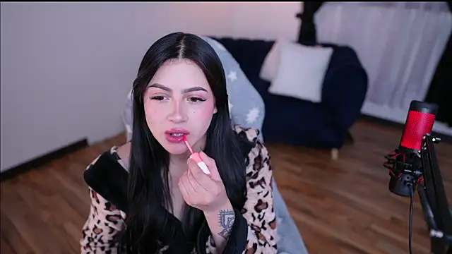 myeimmy 33 online show from April 23, 2026, 12:00 pm