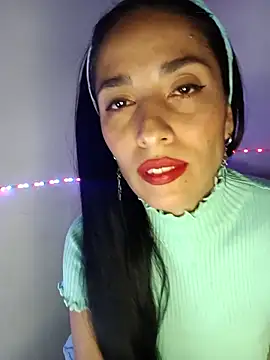 chloewildd  online show from May 10, 2026, 10:22 pm