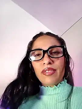 chloewildd  online show from February 26, 2026, 1:00 pm