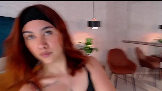 AdeleAndersonn online show from November 19, 2025, 7:36 pm