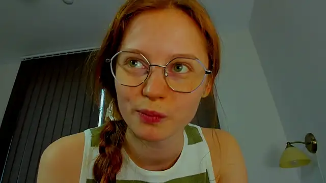 Snapshot of Fire_Luna chatting on December 27, 2024, 8:24 am Fire Luna online show from December 27, 2024, 8:24 am