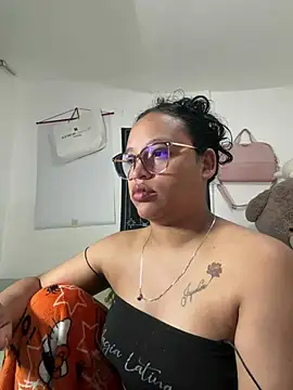 Snapshot of angela_angels_ chatting on March 1, 2026, 10:43 pm angela angels online show from March 1, 2026, 10:43 pm