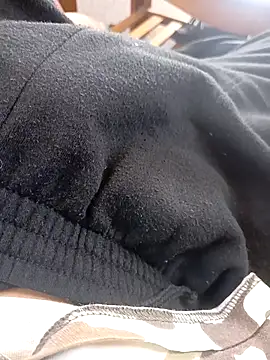 Snapshot of camera7 chatting on November 5, 2025, 8:34 pm camera7 online show from November 5, 2025, 8:34 pm