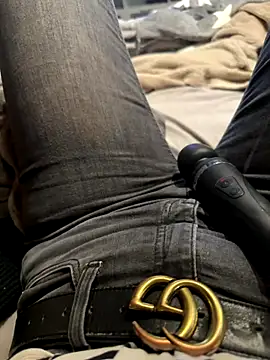 Ana-05 online show from October 28, 2025, 7:24 pm