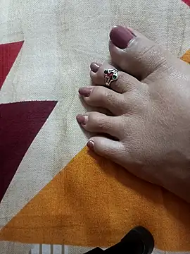 lakey91girl online show from March 28, 2026, 4:41 pm