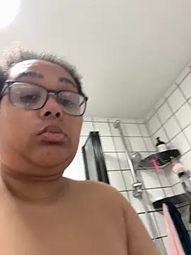 vanilla chocolate23 online show from November 14, 2025, 9:57 am