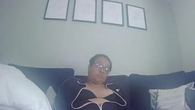 Snapshot of vanilla_chocolate23 chatting on June 3, 2026, 2:44 pm vanilla chocolate23 online show from June 3, 2026, 2:44 pm